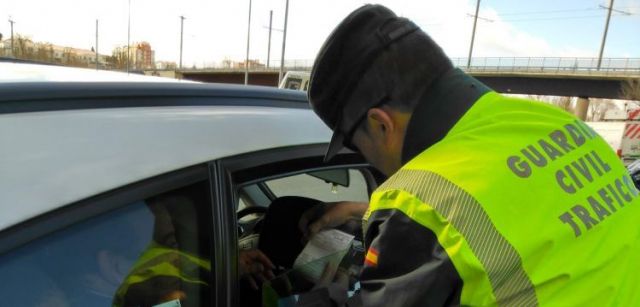 La DGT controla esta semana ITV, neumáticos, alumbrado y parabrisas.